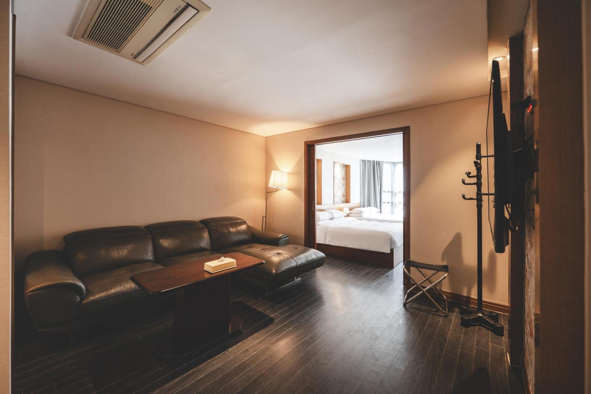 Sunset Hotel Puszan Szoba fotó