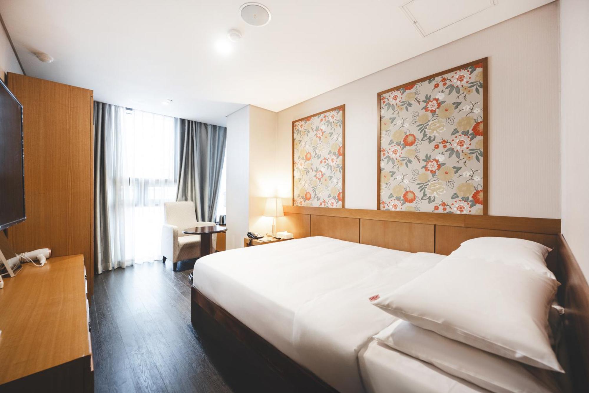 Sunset Hotel Puszan Szoba fotó