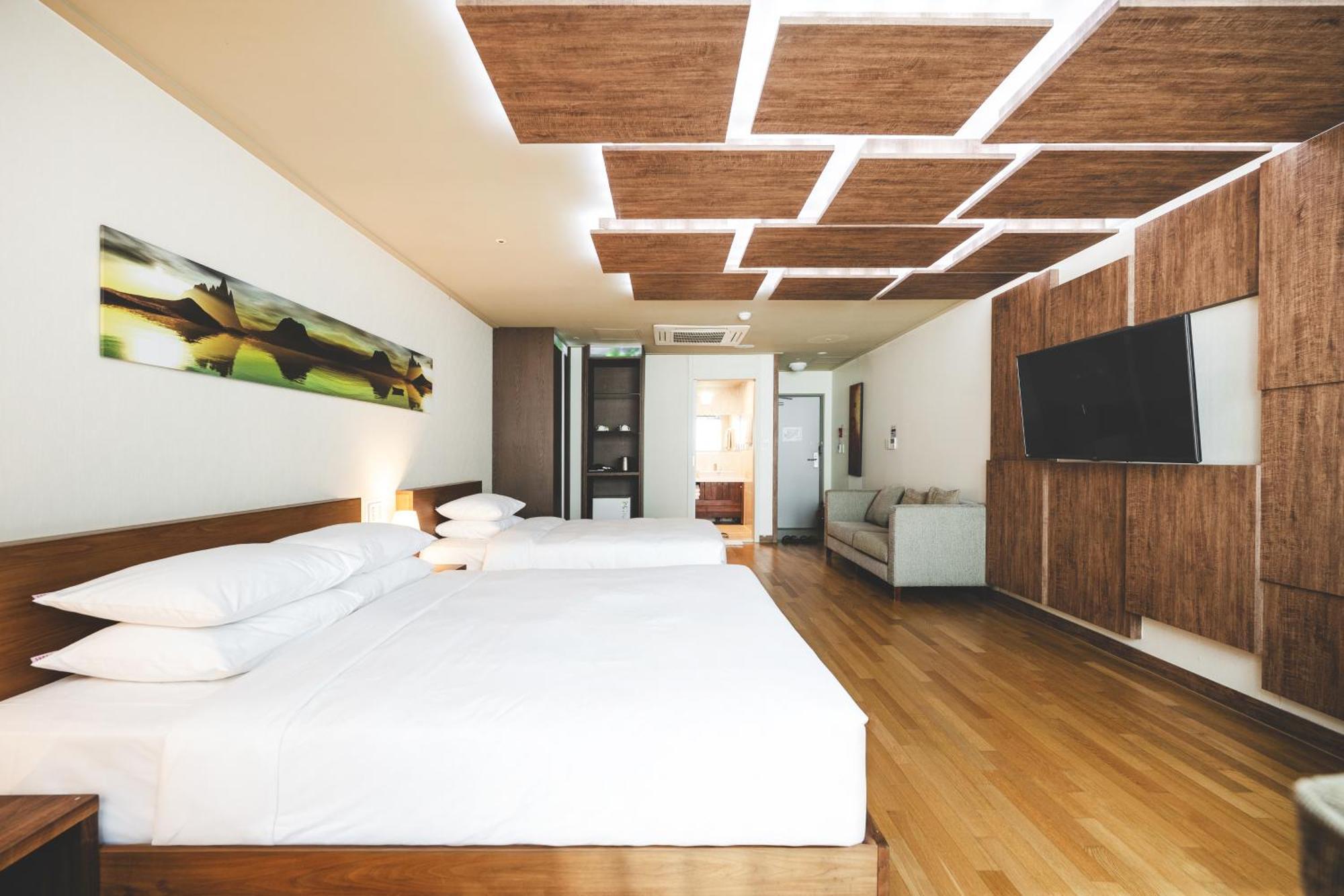 Sunset Hotel Puszan Szoba fotó